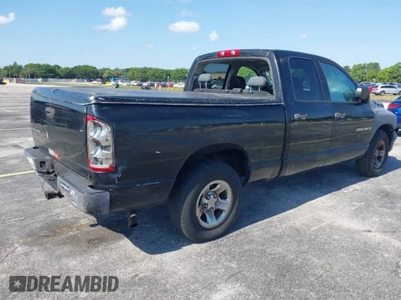 2004 Dodge 1500 ST z VIN 1D7HA18K04J284327, wystawiony jako IAAI lot #42263248 z przebiegiem 194 944 mil mil oraz . Historia ofert i sprzedaży dostępna na DreamBid. Obrazek 4.