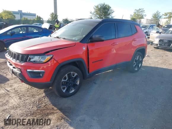 2017 Jeep Compass Trailhawk с VIN 3C4NJDDB0HT624241, выставлен на аукционе IAAI как лот 43318185 с пробегом 80 440 миль миль и . История ставок и продаж доступна на DreamBid. Изображение 2.