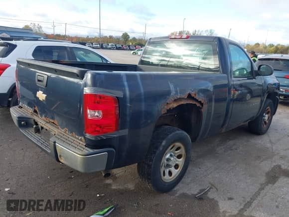 2008 Chevrolet Silverado 1500 Work Truck z VIN 1GCEC14X88Z185805, wystawiony jako IAAI lot #43527798 z przebiegiem 164 188 mil mil oraz . Historia ofert i sprzedaży dostępna na DreamBid. Obrazek 4.