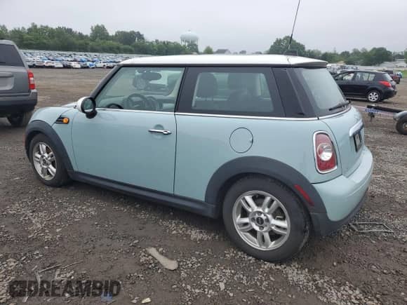 2013 MINI Hardtop with VIN WMWSU3C55DT546767, listed as a Copart auction lot 61287115 with 181,711 mi miles and Clean title. Bid and sale history available at DreamBid. Image 2.