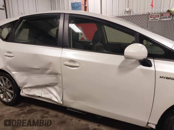 2017 Toyota Prius Five z VIN JTDZN3EU3HJ070930, wystawiony jako IAAI lot #42037930 z przebiegiem 57 092 mil mil oraz . Historia ofert i sprzedaży dostępna na DreamBid. Obrazek 14.