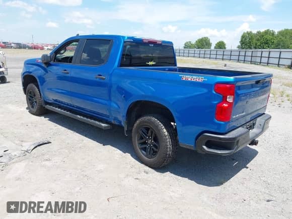 2022 Chevrolet Silverado 1500 Custom Trail Boss с VIN 3GCPDCEK2NG628420, выставлен на аукционе IAAI как лот 42605520 с пробегом 77 007 миль миль и . История ставок и продаж доступна на DreamBid. Изображение 3.