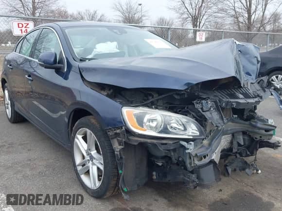 2015 Volvo S60 T5 Drive-E Premier with VIN YV126MFK1F2336609, listed as a IAAI auction lot 41786376 with 50,538 mi miles and . Bid and sale history available at DreamBid. Image 18.