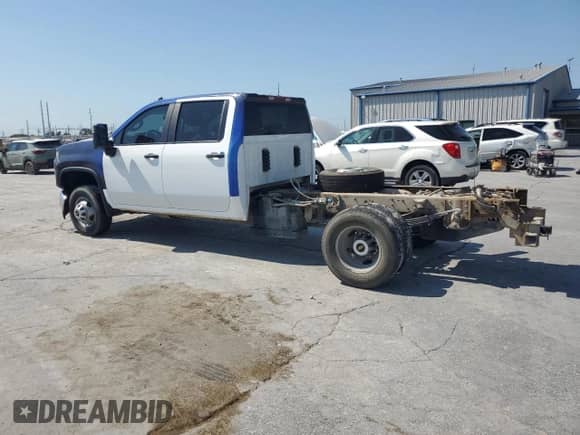 2021 Chevrolet Silverado 3500HD Work Truck с VIN 1GB4YSEYXMF209936, выставлен на аукционе Copart как лот 68125925 с пробегом 132 755 миль миль и Списание • Salvage title. История ставок и продаж доступна на DreamBid. Изображение 2.