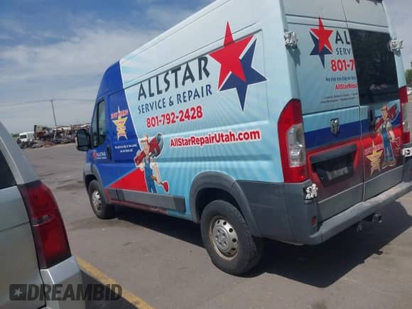 2016 Ram ProMaster Cargo z VIN 3C6TRVCG3GE105651, wystawiony jako IAAI lot #42526039 z przebiegiem 140 739 mil mil oraz . Historia ofert i sprzedaży dostępna na DreamBid. Obrazek 14.