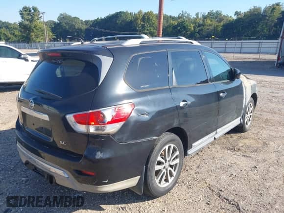2013 Nissan Pathfinder SV with VIN 5N1AR2MN6DC646946, listed as a IAAI auction lot 43372995 with 47,654 mi miles and . Bid and sale history available at DreamBid. Image 4.