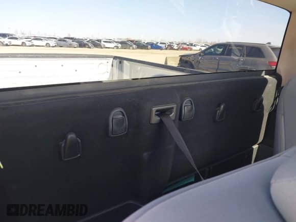 2014 Ram 1500 Express z VIN 3C6JR6AT8EG127188, wystawiony jako IAAI lot #41658879 z przebiegiem 93 431 mil mil oraz . Historia ofert i sprzedaży dostępna na DreamBid. Obrazek 8.