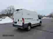 2014 Ram ProMaster Cargo z VIN 3C6TRVBG2EE118261, wystawiony jako Copart lot #51728095 z przebiegiem 168 026 mil mil oraz Czysty tytuł • Clean title. Historia ofert i sprzedaży dostępna na DreamBid. Obrazek 4.