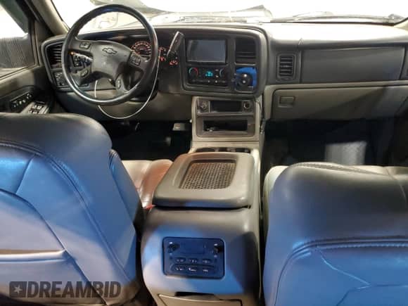 2003 Chevrolet Suburban LT с VIN 3GNGK26G83G156125, выставлен на аукционе Copart как лот 51800085 с пробегом 158 606 миль миль и Списание • Salvage title. История ставок и продаж доступна на DreamBid. Изображение 8.