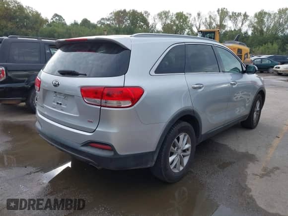 2016 Kia Sorento L with VIN 5XYPG4A31GG041137, listed as a IAAI auction lot 43442599 with 77,913 mi miles and . Bid and sale history available at DreamBid. Image 4.