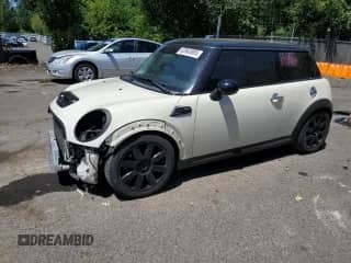 2010 MINI Hardtop S с VIN WMWMF7C53ATX41692, выставлен на аукционе Copart как лот 62965905 с пробегом 106 290 миль миль и Списание • Salvage title. История ставок и продаж доступна на DreamBid. Изображение 1.