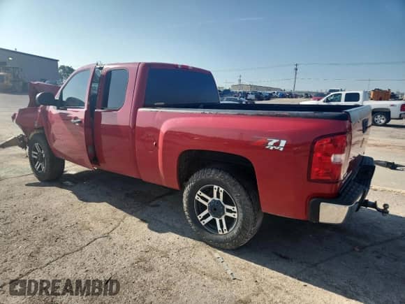 2011 Chevrolet Silverado 1500 LT z VIN 1GCRKSE37BZ230777, wystawiony jako Copart lot #62737375 z przebiegiem Nie podano mil oraz Szkoda całkowita • Salvage title. Historia ofert i sprzedaży dostępna na DreamBid. Obrazek 2.