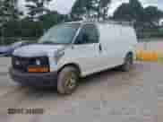 2005 Chevrolet Express Cargo z VIN 1GCFG15X451178626, wystawiony jako IAAI lot #42926306 z przebiegiem 434 042 mil mil oraz . Historia ofert i sprzedaży dostępna na DreamBid. Obrazek 2.