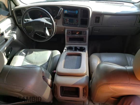 2005 GMC Sierra 1500 SLT with VIN 1GTEC19T55Z241863, listed as a Copart auction lot 82548374 with 249,145 mi miles and Salvage title. Bid and sale history available at DreamBid. Image 8.