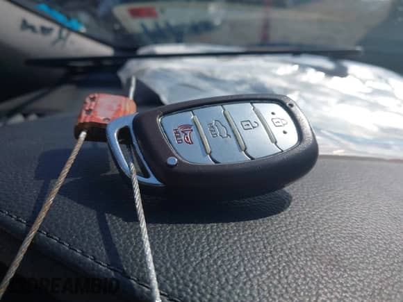 2015 Hyundai Sonata Sport z VIN 5NPE34AB3FH042341, wystawiony jako IAAI lot #43337687 z przebiegiem 112 354 mil mil oraz . Historia ofert i sprzedaży dostępna na DreamBid. Obrazek 11.