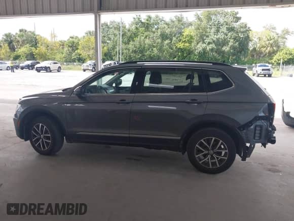 2020 Volkswagen Tiguan SE with VIN 3VV3B7AX8LM078069, listed as a IAAI auction lot 43453635 with 50,222 mi miles and . Bid and sale history available at DreamBid. Image 15.
