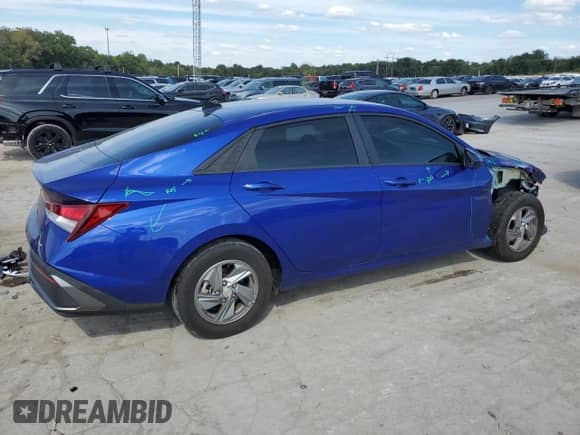 2025 Hyundai Elantra SE z VIN KMHLL4DG4SU918229, wystawiony jako Copart lot #81859485 z przebiegiem 12 600 mil mil oraz Szkoda całkowita • Salvage title. Historia ofert i sprzedaży dostępna na DreamBid. Obrazek 3.