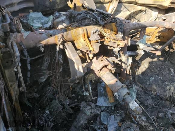 2014 Hyundai Accent GLS z VIN KMHCT4AE8EU681963, wystawiony jako Copart lot #87041085 z przebiegiem Nie podano mil oraz Nie do naprawy • Non repairable. Historia ofert i sprzedaży dostępna na DreamBid. Obrazek 9.