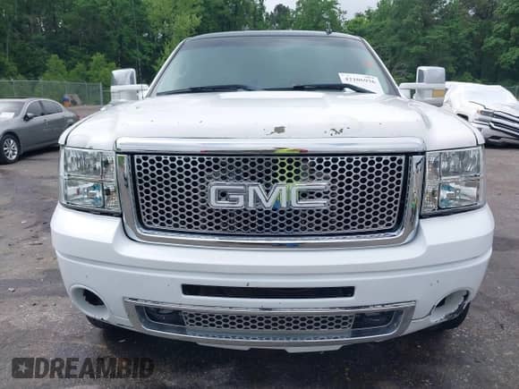 2010 GMC Sierra 1500 SLT with VIN 3GTRKWE37AG184132, listed as a IAAI auction lot 42106936 with 243,711 mi miles and . Bid and sale history available at DreamBid. Image 12.