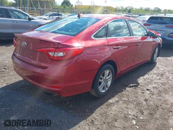 2016 Hyundai Sonata SE with VIN 5NPE24AF1GH407638, listed as a IAAI auction lot 43393480 with 166,194 mi miles and . Bid and sale history available at DreamBid. Image 4.