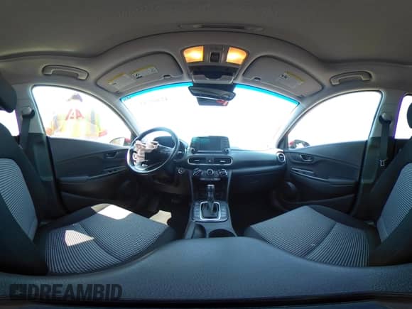 2020 Hyundai Kona SEL Plus z VIN KM8K62AA7LU478483, wystawiony jako IAAI lot #42469244 z przebiegiem 41 506 mil mil oraz . Historia ofert i sprzedaży dostępna na DreamBid. Obrazek 18.