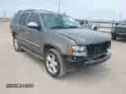 2011 Chevrolet Tahoe LS z VIN 1GNSCAE03BR325746, wystawiony jako IAAI lot #42269547 z przebiegiem 140 492 mil mil oraz . Historia ofert i sprzedaży dostępna na DreamBid. Obrazek 1.