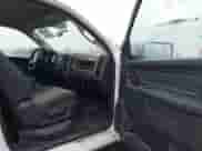 2010 Dodge 1500 ST z VIN 3D7JB1EKXAG148254, wystawiony jako IAAI lot #43589798 z przebiegiem 117 286 mil mil oraz . Historia ofert i sprzedaży dostępna na DreamBid. Obrazek 5.