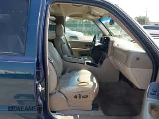 2005 Chevrolet Tahoe Z71 z VIN 1GNEK13T15R190395, wystawiony jako IAAI lot #43219377 z przebiegiem 381 920 mil mil oraz . Historia ofert i sprzedaży dostępna na DreamBid. Obrazek 5.