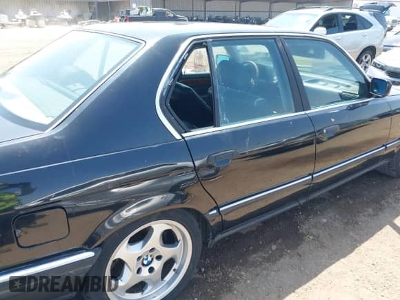 1990 BMW 7 Series с VIN WBAGB4316LDB63866, выставлен на аукционе IAAI как лот 42625032 с пробегом Не указан миль и . История ставок и продаж доступна на DreamBid. Изображение 6.