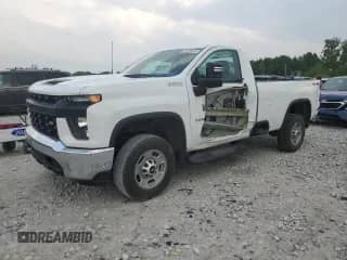 2020 Chevrolet Silverado 2500HD z VIN 1GC0YLE70LF239050, wystawiony jako Copart lot #59735225 z przebiegiem 47 649 mil mil oraz Czysty tytuł • Clean title. Historia ofert i sprzedaży dostępna na DreamBid. Obrazek 1.