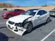 2005 Mercedes-Benz C 230 Kompressor z VIN WDBRN40J75A672808, wystawiony jako IAAI lot #41325952 z przebiegiem 160 471 mil mil oraz . Historia ofert i sprzedaży dostępna na DreamBid. Obrazek 2.