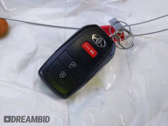 2024 Toyota Tacoma SR5 z VIN 3TMLB5JN5RM039515, wystawiony jako IAAI lot #42416031 z przebiegiem 10 900 mil mil oraz . Historia ofert i sprzedaży dostępna na DreamBid. Obrazek 11.