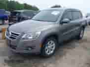 2010 Volkswagen Tiguan S с VIN WVGCV7AX9AW515432, выставлен на аукционе IAAI как лот 42105962 с пробегом 91 405 миль миль и . История ставок и продаж доступна на DreamBid. Изображение 18.