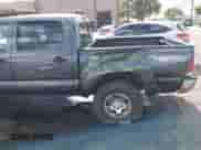 2013 Toyota Tacoma z VIN 3TMLU4EN7DM123276, wystawiony jako IAAI lot #43334679 z przebiegiem 103 742 mil mil oraz . Historia ofert i sprzedaży dostępna na DreamBid. Obrazek 17.