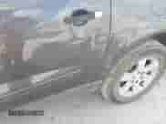 2011 Chevrolet Traverse 2LT z VIN 1GNKVJED5BJ112308, wystawiony jako IAAI lot #43008167 z przebiegiem 164 022 mil mil oraz . Historia ofert i sprzedaży dostępna na DreamBid. Obrazek 12.