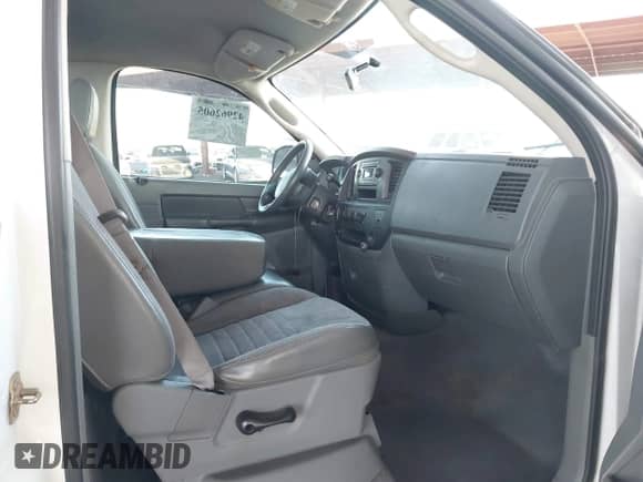 2006 Dodge 1500 ST z VIN 1D7HA16K66J238930, wystawiony jako IAAI lot #42962605 z przebiegiem 191 258 mil mil oraz . Historia ofert i sprzedaży dostępna na DreamBid. Obrazek 5.