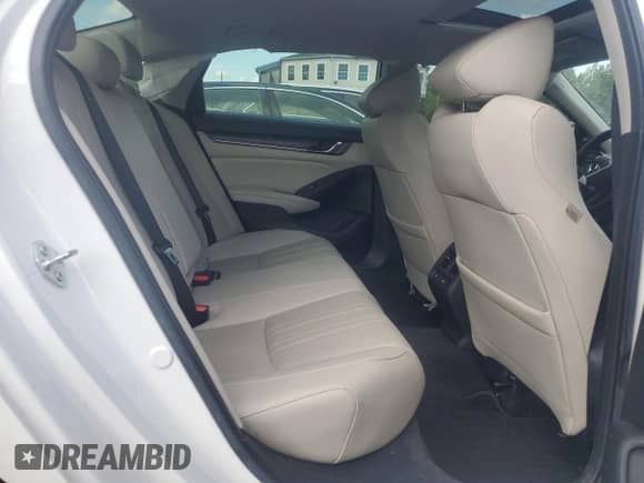 2022 Honda Accord Touring z VIN 1HGCV3F93NA000194, wystawiony jako Copart lot #63004345 z przebiegiem 51 921 mil mil oraz Szkoda całkowita • Salvage title. Historia ofert i sprzedaży dostępna na DreamBid. Obrazek 10.
