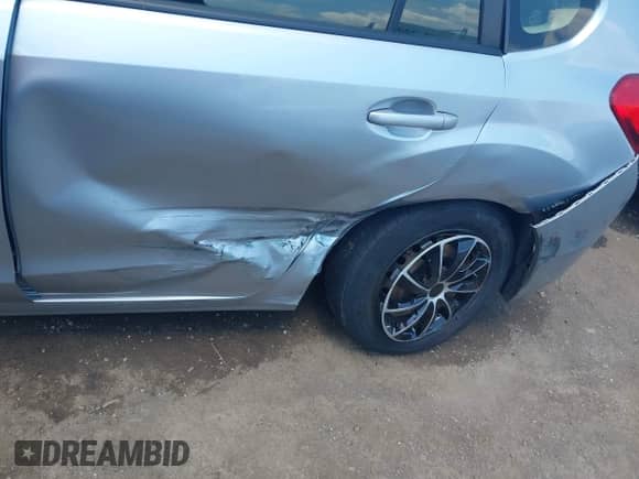2015 Subaru Impreza 2.0i с VIN JF1GPAA66FH205809, выставлен на аукционе IAAI как лот 42846094 с пробегом 95 667 миль миль и . История ставок и продаж доступна на DreamBid. Изображение 5.