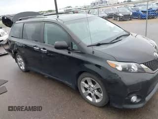 2013 Toyota Sienna SE with VIN 5TDXK3DC0DS402103, listed as a IAAI auction lot 42365899 with 149,400 mi miles and . Bid and sale history available at DreamBid. Image 1.
