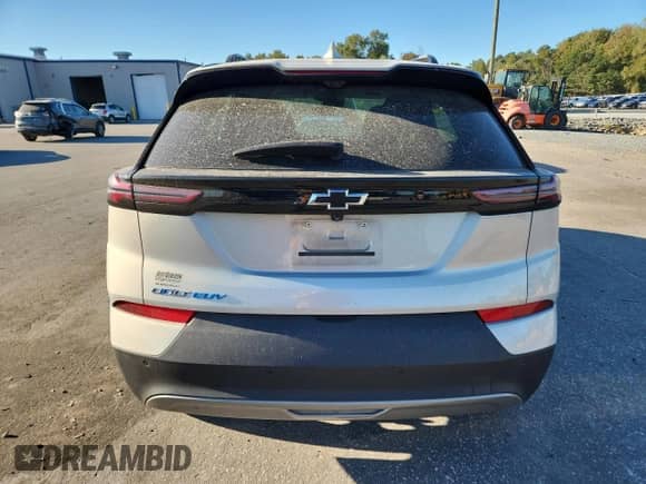 2022 Chevrolet Bolt EUV Premier with VIN 1G1FZ6S00N4132913, listed as a Copart auction lot 82379945 with 27,668 mi miles and Salvage title. Bid and sale history available at DreamBid. Image 6.