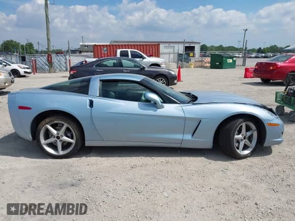 2012 Chevrolet Corvette 1LT с VIN 1G1YE2DW5C5102943, выставлен на аукционе IAAI как лот 42629221 с пробегом 66 979 миль миль и . История ставок и продаж доступна на DreamBid. Изображение 13.