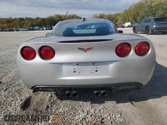 2005 Chevrolet Corvette z VIN 1G1YY24U155101734, wystawiony jako Copart lot #89468905 z przebiegiem 74 495 mil mil oraz Szkoda całkowita • Salvage title. Historia ofert i sprzedaży dostępna na DreamBid. Obrazek 6.