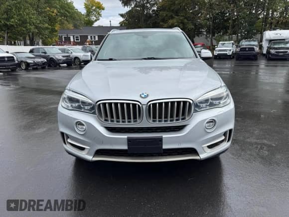 2017 BMW X5 xDrive35i с VIN 5UXKR0C39H0V71727, выставлен на аукционе Copart как лот 86115585 с пробегом 138 913 миль миль и Чистый • Clean title. История ставок и продаж доступна на DreamBid. Изображение 5.