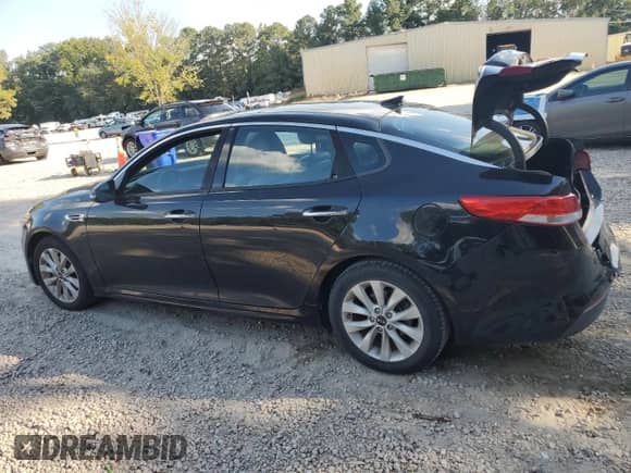 2016 Kia Optima EX z VIN 5XXGU4L38GG059337, wystawiony jako Copart lot #81596585 z przebiegiem 171 312 mil mil oraz Szkoda całkowita • Salvage title. Historia ofert i sprzedaży dostępna na DreamBid. Obrazek 2.