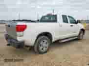 2013 Toyota Tundra z VIN 5TFRM5F17DX059827, wystawiony jako Copart lot #71918435 z przebiegiem 218 078 mil mil oraz Szkoda całkowita • Salvage title. Historia ofert i sprzedaży dostępna na DreamBid. Obrazek 3.