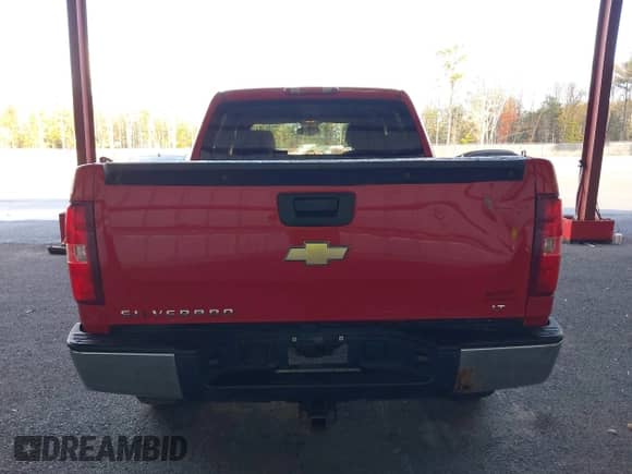 2008 Chevrolet Silverado 1500 1LT with VIN 2GCEK13J681321535, listed as a IAAI auction lot 43499909 with 187,792 mi miles and . Bid and sale history available at DreamBid. Image 16.