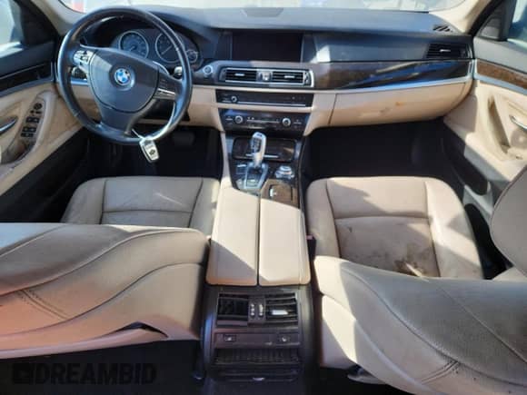 2013 BMW 5 Series 528i xDrive с VIN WBAXH5C57DD108381, выставлен на аукционе Copart как лот 82527655 с пробегом 139 518 миль миль и Чистый • Clean title. История ставок и продаж доступна на DreamBid. Изображение 8.