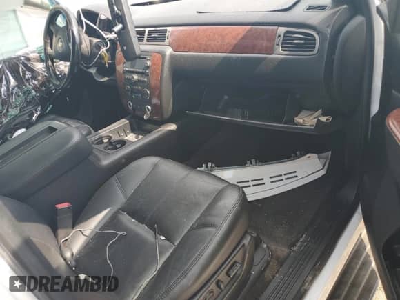 2014 Chevrolet Suburban LT с VIN 1GNSCJE0XER236440, выставлен на аукционе Copart как лот 69927065 с пробегом Не указан миль и Списание • Salvage title. История ставок и продаж доступна на DreamBid. Изображение 8.