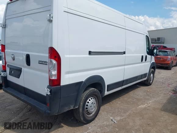 2024 Ram ProMaster Cargo Tradesman с VIN 3C6LRVDG4RE132276, выставлен на аукционе IAAI как лот 42977760 с пробегом Не указан миль и . История ставок и продаж доступна на DreamBid. Изображение 4.