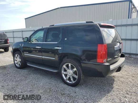 2010 Cadillac Escalade with VIN 1GYUKEEJ1AR280786, listed as a Copart auction lot 70295294 with 203,491 mi miles and Clean title. Bid and sale history available at DreamBid. Image 2.